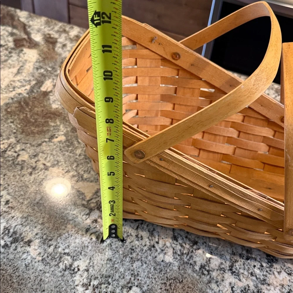 Longaberger basket - Medium Vegetable Basket
